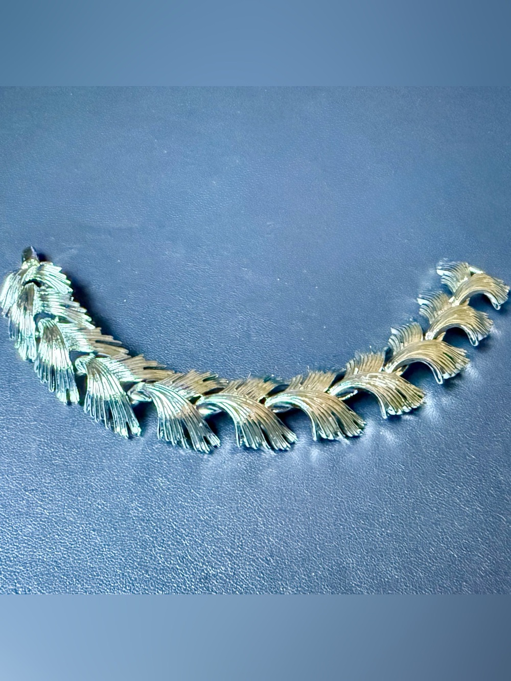 vtg Lisner Leaf Link Bracelet